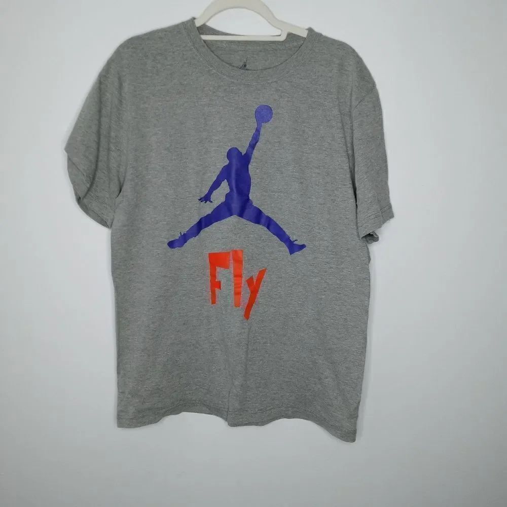 Jordan graphic tee size large